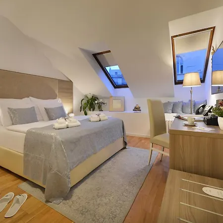 Aparthotel Old Town By Little King 4*