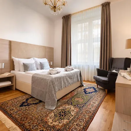 Old Town By Little King 4*