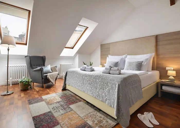 Old Town By Little King 4*