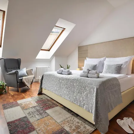 Old Town By Little King 4*