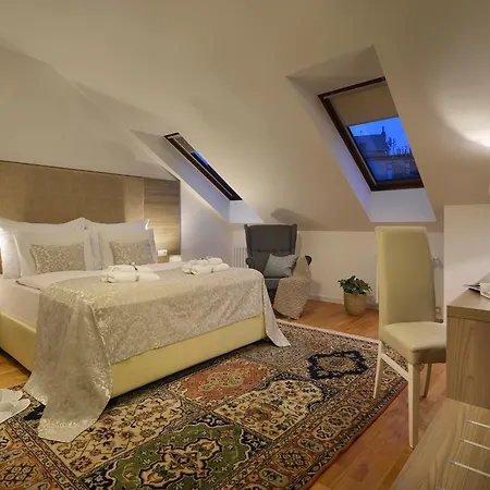 Aparthotel Old Town By Little King 3*