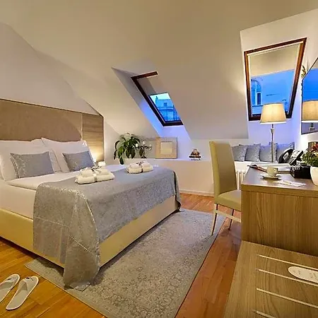 Aparthotel Old Town By Little King 4*