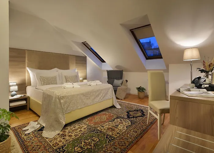 Apartahotel Old Town By Little King 4*