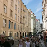 Old Town By Little King Aparthotel Prague