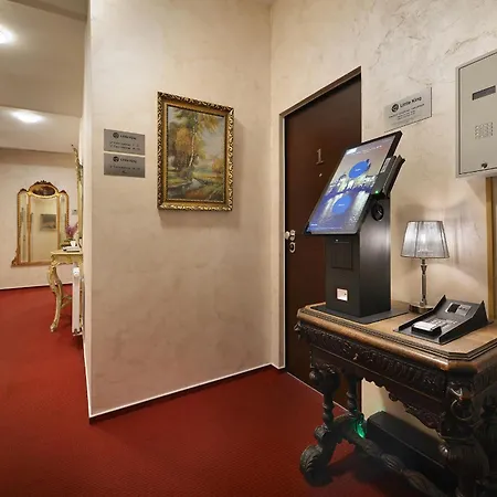 Aparthotel Old Town By Little King 4*