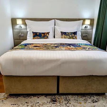 Old Town By Little King Aparthotel 4*